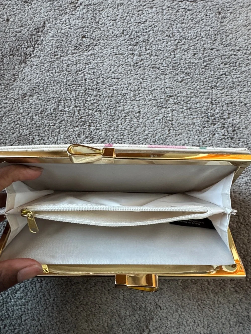 Floral Kiss Lock Wallet White Coin Purse Clutch Gold Frame Compact Organizer